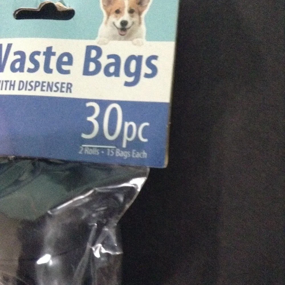 DOG WASTE BAGS WITH DISPENSER 30 PC 2 ROLLS 15 BAGS EACH NEW